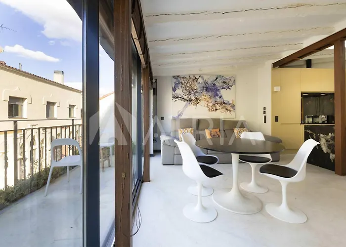 Gorgeous 2 Bedroom Apartment In Madrid\'S Heart