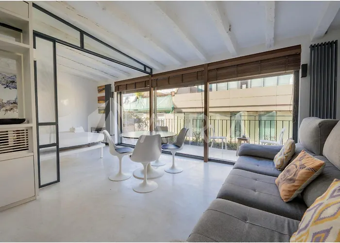 Gorgeous 2 Bedroom Apartment In Madrid\'S Heart
